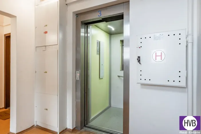 Prodej bytu 3+1, Praha, Urbánkova, 80 m2