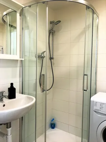 Pronájem bytu 1+kk, Praha, Slezská, 30 m2