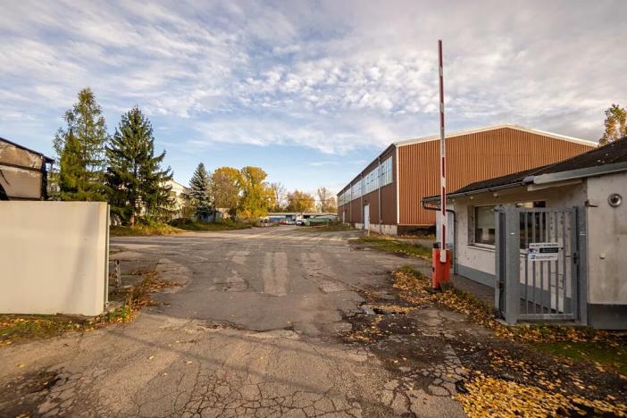 Dražba výrobních prostor, Hodonín, třída Bří Čapků, 2000 m2