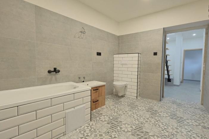 Pronájem bytu 2+kk, Jablonec nad Nisou, Nádražní, 55 m2