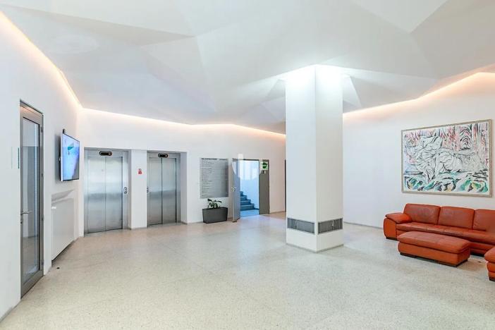 Pronájem kanceláře, Praha - Libeň, Lihovarská, 368 m2