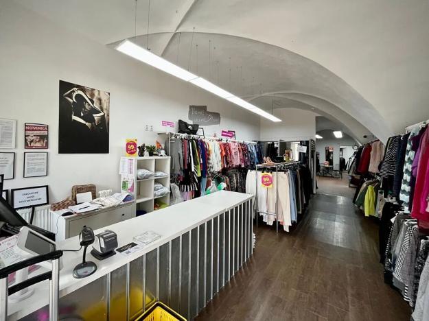 Pronájem obchodního prostoru, Jihlava, Masarykovo náměstí, 231 m2