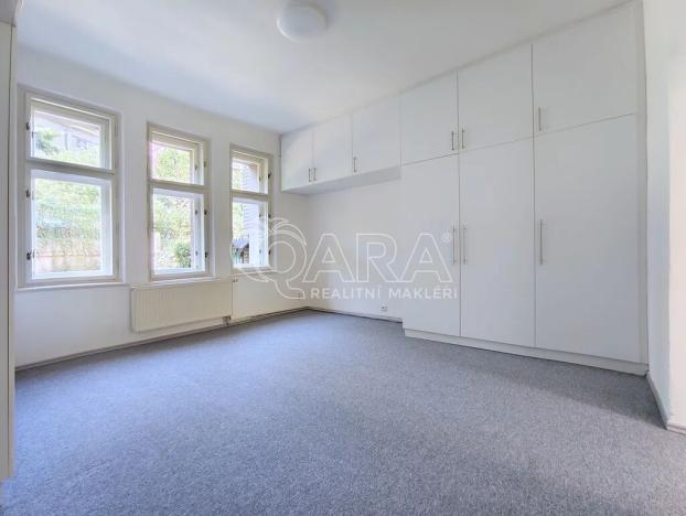 Pronájem bytu 2+kk, Praha - Vinohrady, Květná, 45 m2