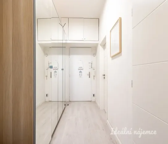 Pronájem bytu 2+kk, Praha - Nové Město, Opletalova, 42 m2