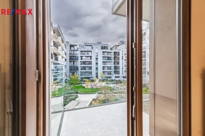 Pronájem bytu 1+kk, Praha - Smíchov, Vackové, 38 m2