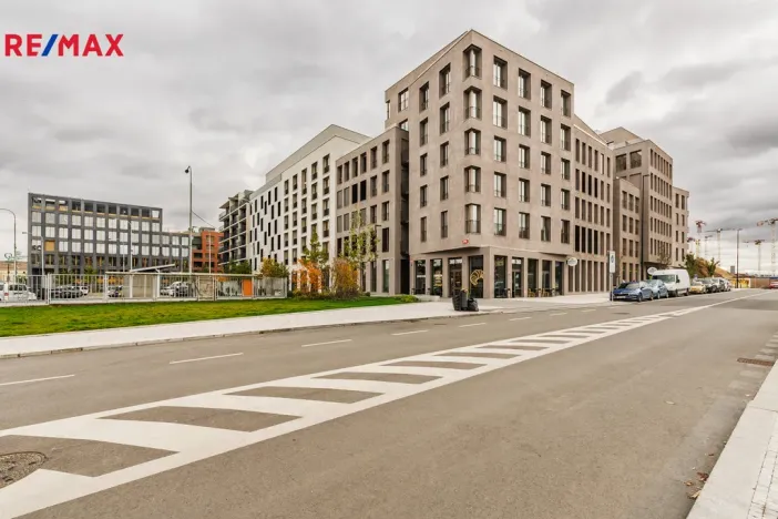 Pronájem bytu 1+kk, Praha - Smíchov, Vackové, 38 m2