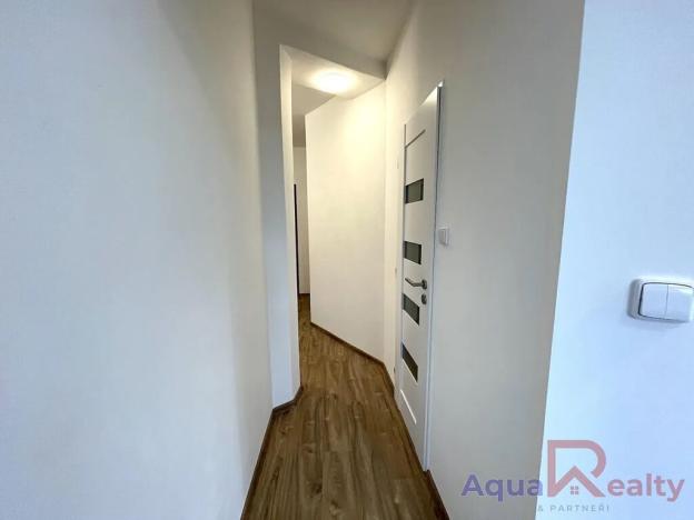 Pronájem bytu 1+1, Karlovy Vary, nábřeží Jana Palacha, 58 m2