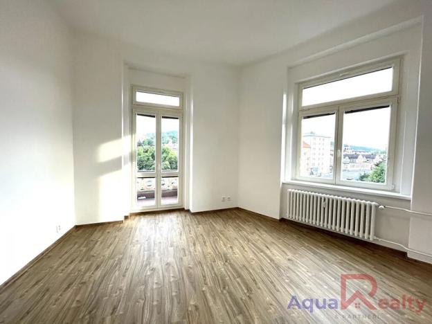 Pronájem bytu 1+1, Karlovy Vary, nábřeží Jana Palacha, 58 m2