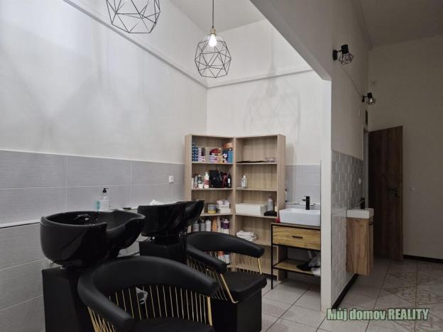 Pronájem obchodního prostoru, Praha - Vysočany, bratří Dohalských, 233 m2