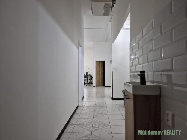 Pronájem obchodního prostoru, Praha - Vysočany, bratří Dohalských, 233 m2