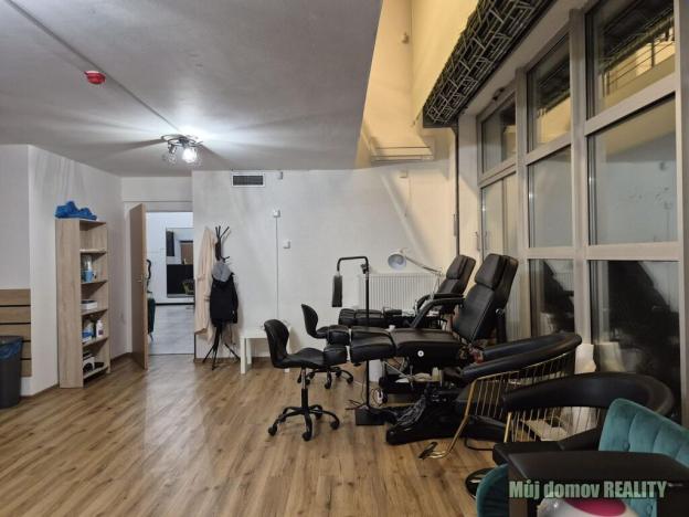 Pronájem obchodního prostoru, Praha - Vysočany, bratří Dohalských, 233 m2