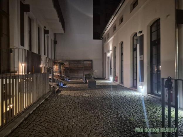 Pronájem obchodního prostoru, Praha - Nové Město, Václavské náměstí, 100 m2