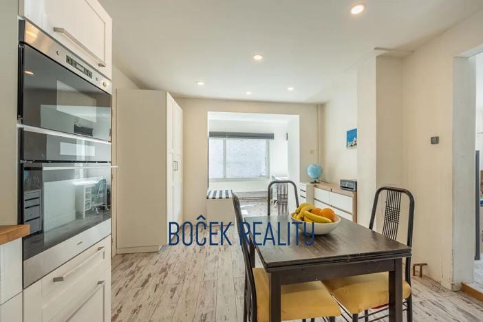 Prodej rodinného domu, Rynholec, nám. 1. máje, 259 m2