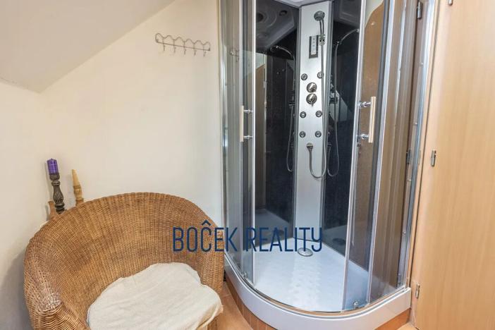 Prodej rodinného domu, Rynholec, nám. 1. máje, 259 m2