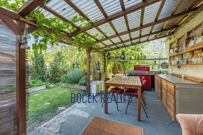 Prodej rodinného domu, Rynholec, nám. 1. máje, 259 m2