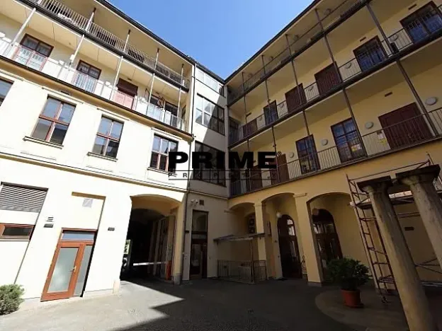 Pronájem kanceláře, Praha - Smíchov, Štefánikova, 63 m2