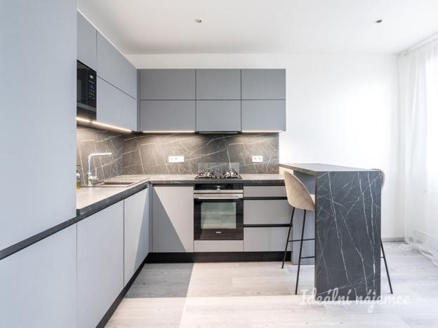 Pronájem bytu 4+kk, Praha - Kobylisy, Kaňkovského, 84 m2