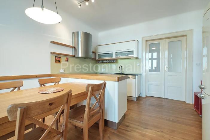 Pronájem bytu 2+1, Praha - Žižkov, Fibichova, 72 m2