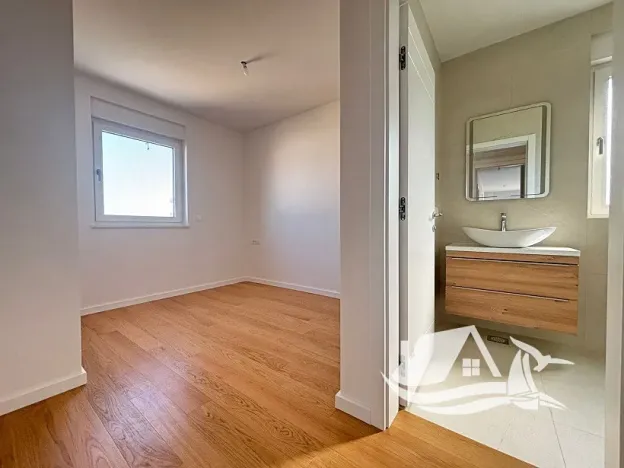 Prodej bytu 4+kk, Novalja, Chorvatsko, 78 m2