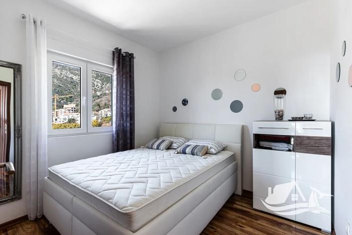 Prodej bytu 3+kk, Petrovac, Černá Hora, 51 m2