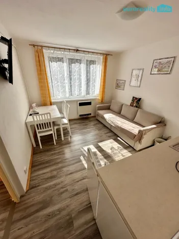 Pronájem bytu 1+1, Loket, Sportovní, 35 m2