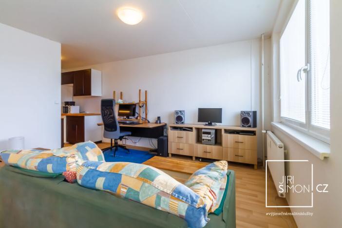 Prodej bytu 1+kk, Praha - Řepy, Laudova, 37 m2