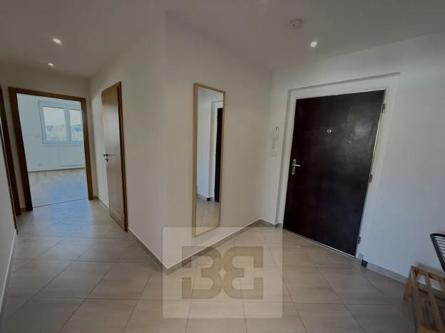 Pronájem bytu 2+kk, Praha - Holešovice, V háji, 58 m2