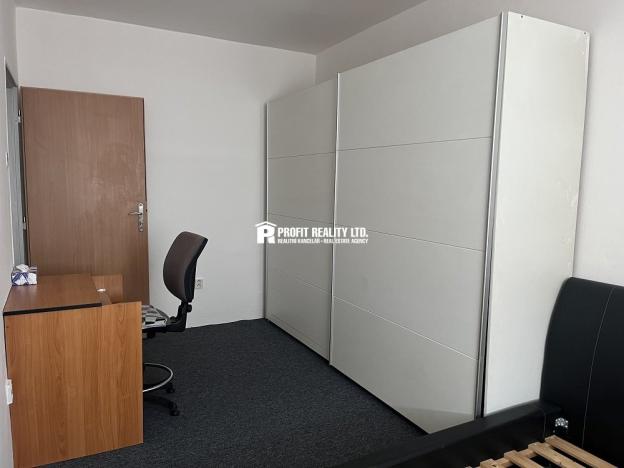 Pronájem bytu 1+kk, Praha - Kamýk, Novodvorská, 14 m2