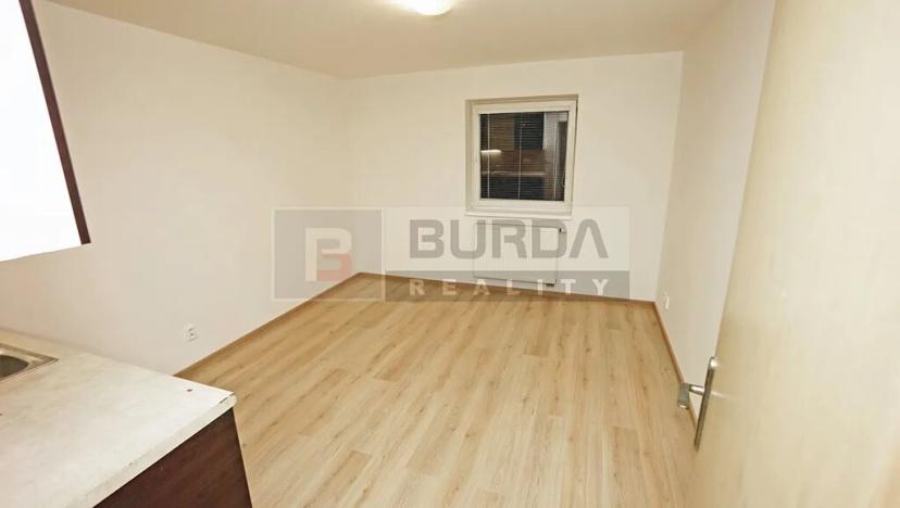 Pronájem bytu 1+kk, Neratovice, 26 m2