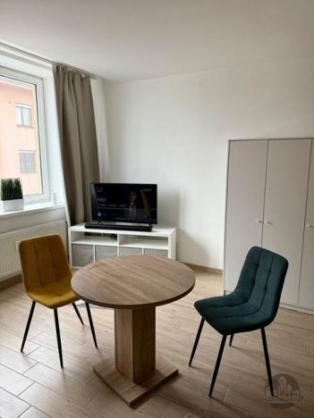 Pronájem bytu 1+kk, Praha - Vysočany, Na Harfě, 36 m2