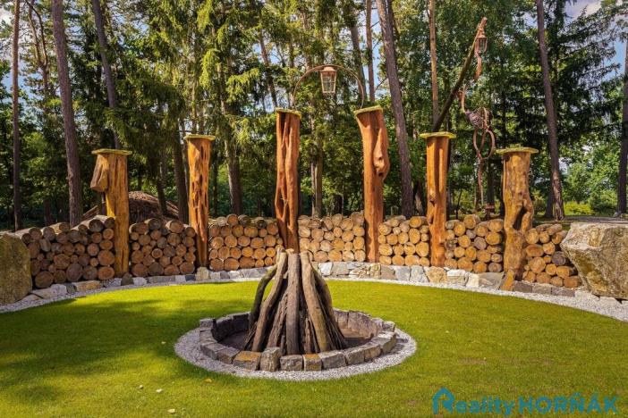 Prodej komerčního pozemku, Katovice, 17169 m2