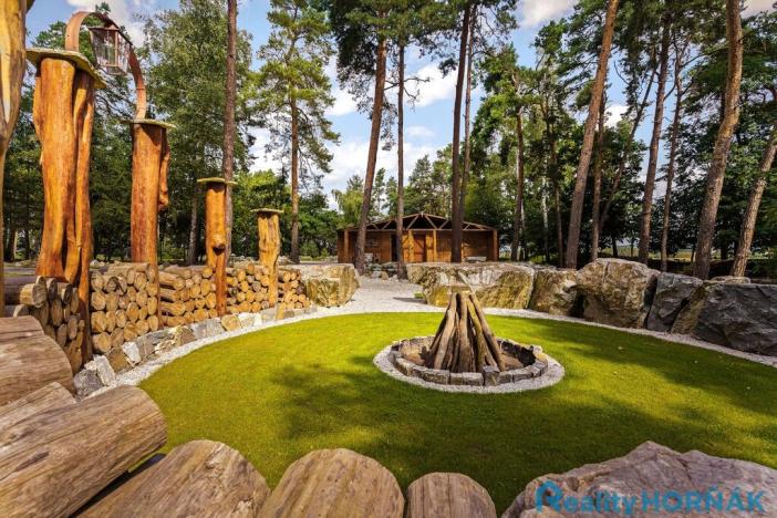 Prodej komerčního pozemku, Katovice, 17169 m2