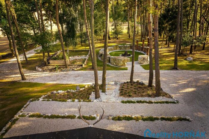 Prodej komerčního pozemku, Katovice, 17169 m2