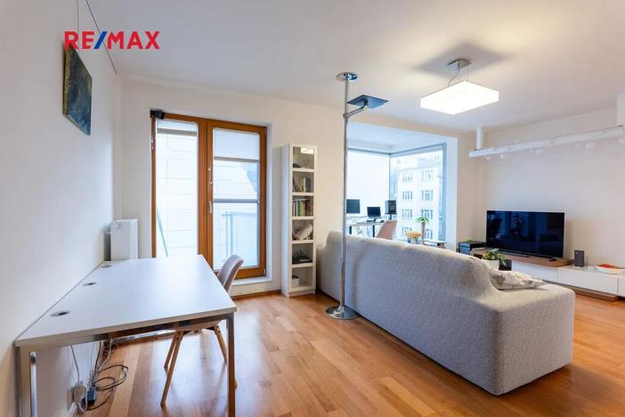 Pronájem bytu 2+kk, Praha - Holešovice, Komunardů, 68 m2