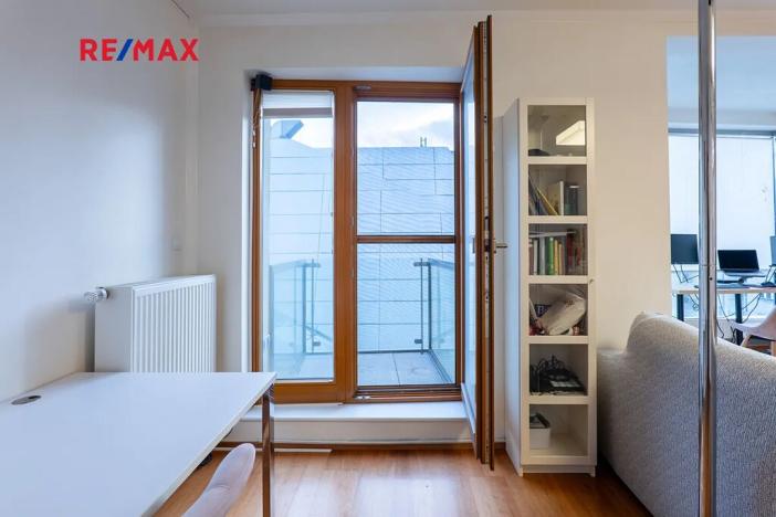 Pronájem bytu 2+kk, Praha - Holešovice, Komunardů, 68 m2