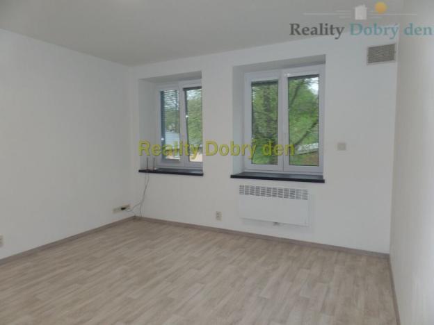 Pronájem bytu 2+kk, Opava, Rybářská, 29 m2