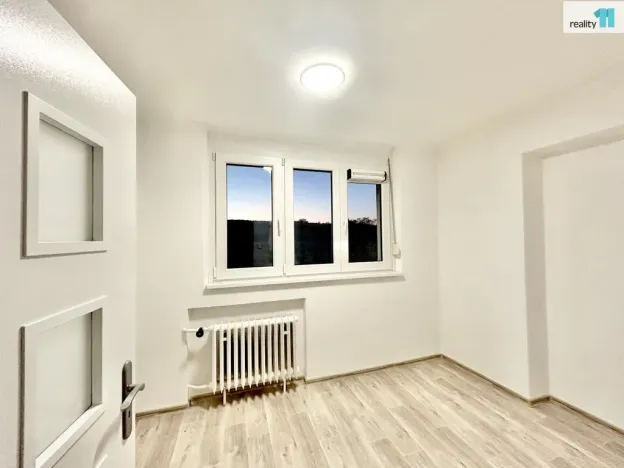 Pronájem bytu 4+1, Praha - Modřany, U zastávky, 75 m2