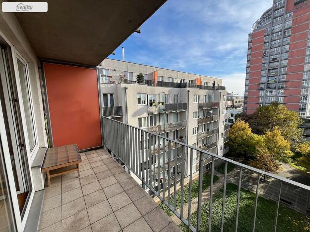 Pronájem bytu 1+kk, Praha - Strašnice, Názovská, 42 m2