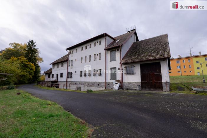 Prodej rybníku, Valeč - Kostrčany, 4174 m2