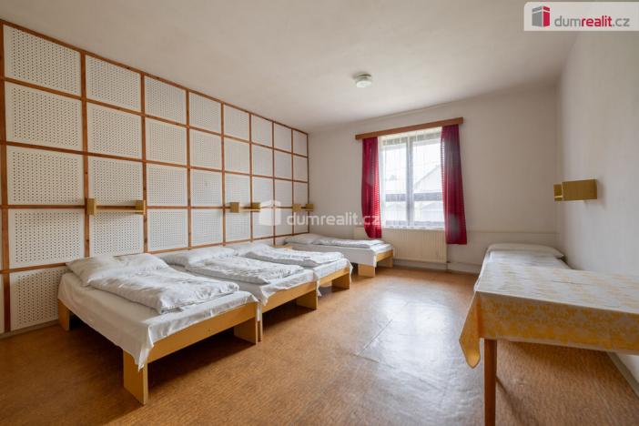 Prodej rybníku, Valeč - Kostrčany, 4174 m2