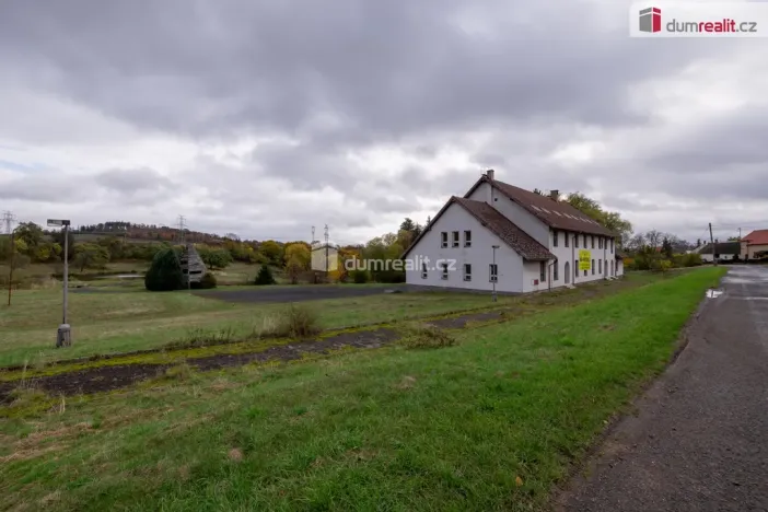 Prodej rybníku, Valeč - Kostrčany, 4174 m2