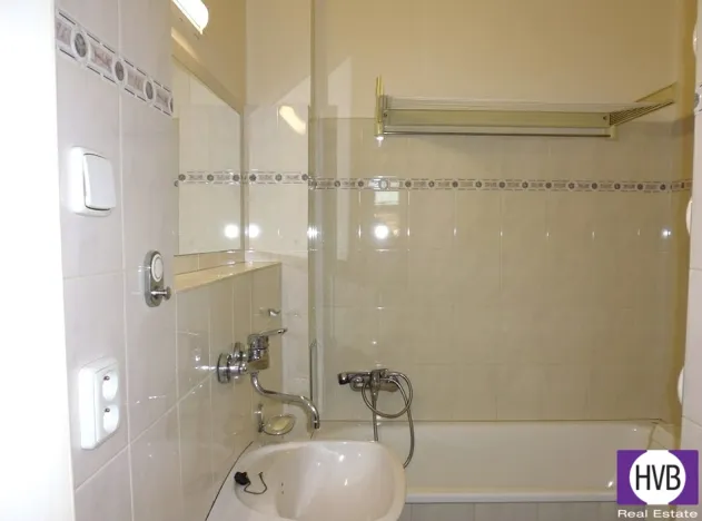 Pronájem bytu 2+kk, Praha, U křížku, 45 m2