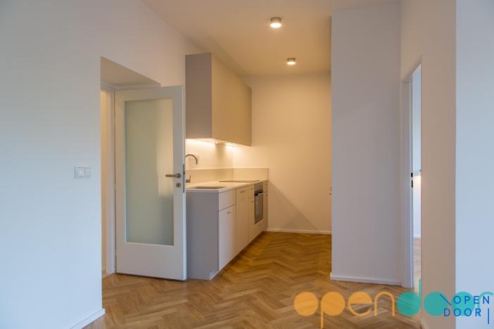 Pronájem bytu 2+kk, Praha - Podolí, Podolská, 55 m2