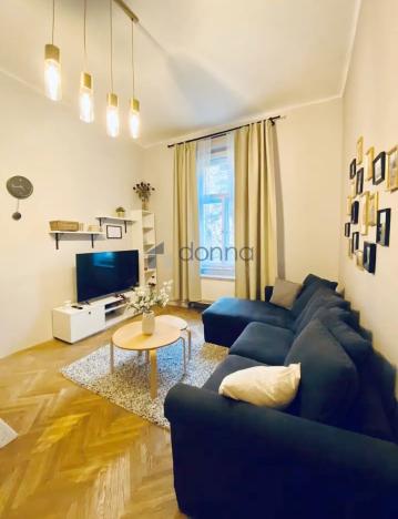 Pronájem bytu 2+kk, Praha, Lucemburská, 50 m2