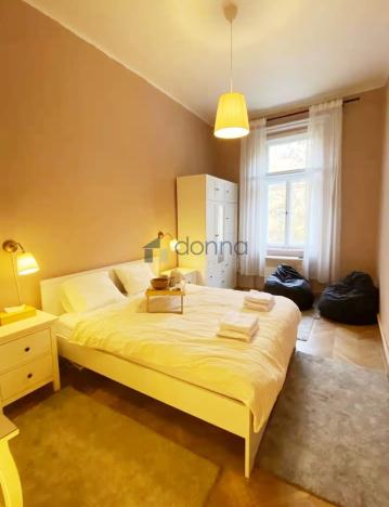 Pronájem bytu 2+kk, Praha, Lucemburská, 50 m2