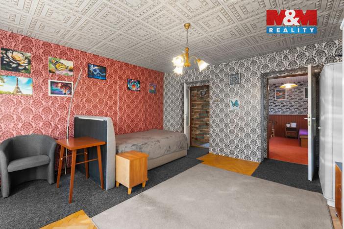 Prodej bytu 3+1, Jesenice, Školní, 55 m2