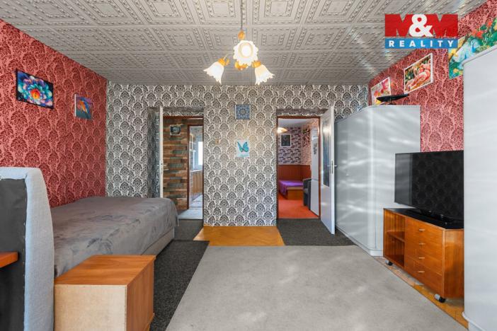 Prodej bytu 3+1, Jesenice, Školní, 55 m2