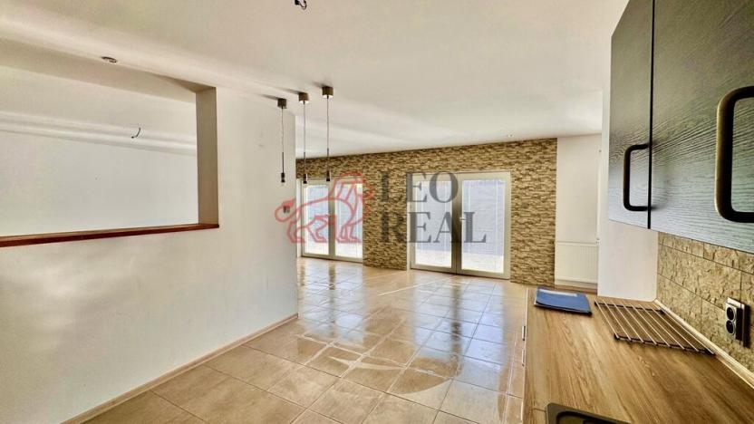 Prodej rodinného domu, Topolná, 215 m2