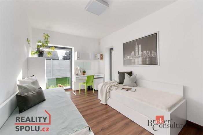 Prodej rodinného domu, Velké Popovice, U Školky, 190 m2