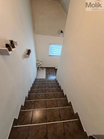 Prodej rodinného domu, Modlany - Věšťany, 268 m2